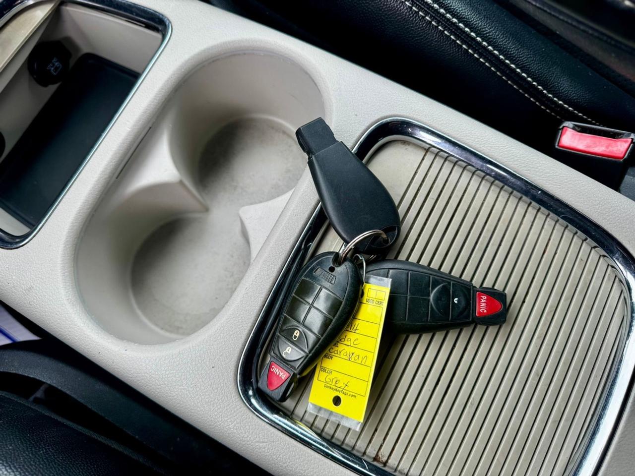 2014 Dodge Grand Caravan SE Photo