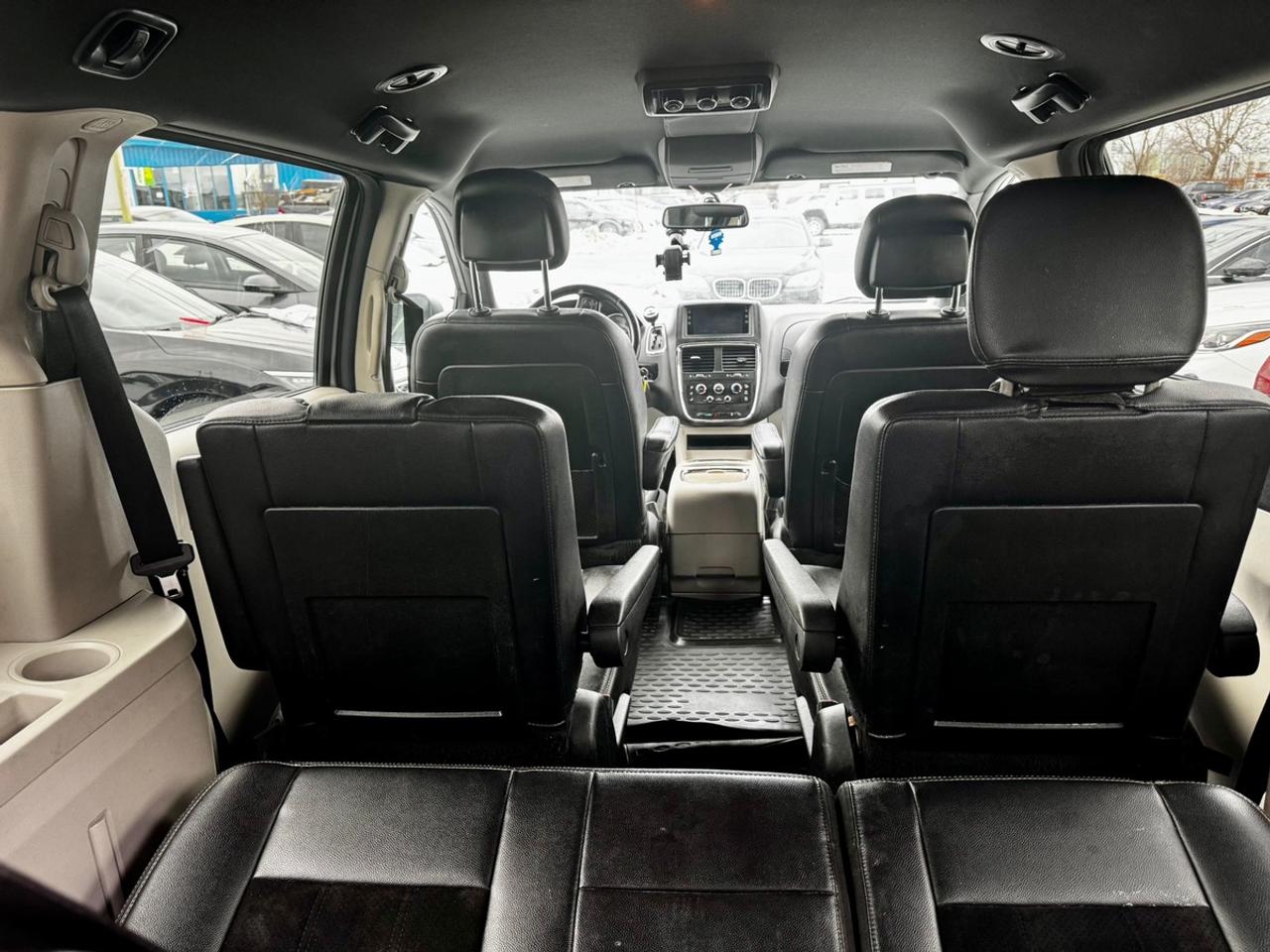 2014 Dodge Grand Caravan SE Photo