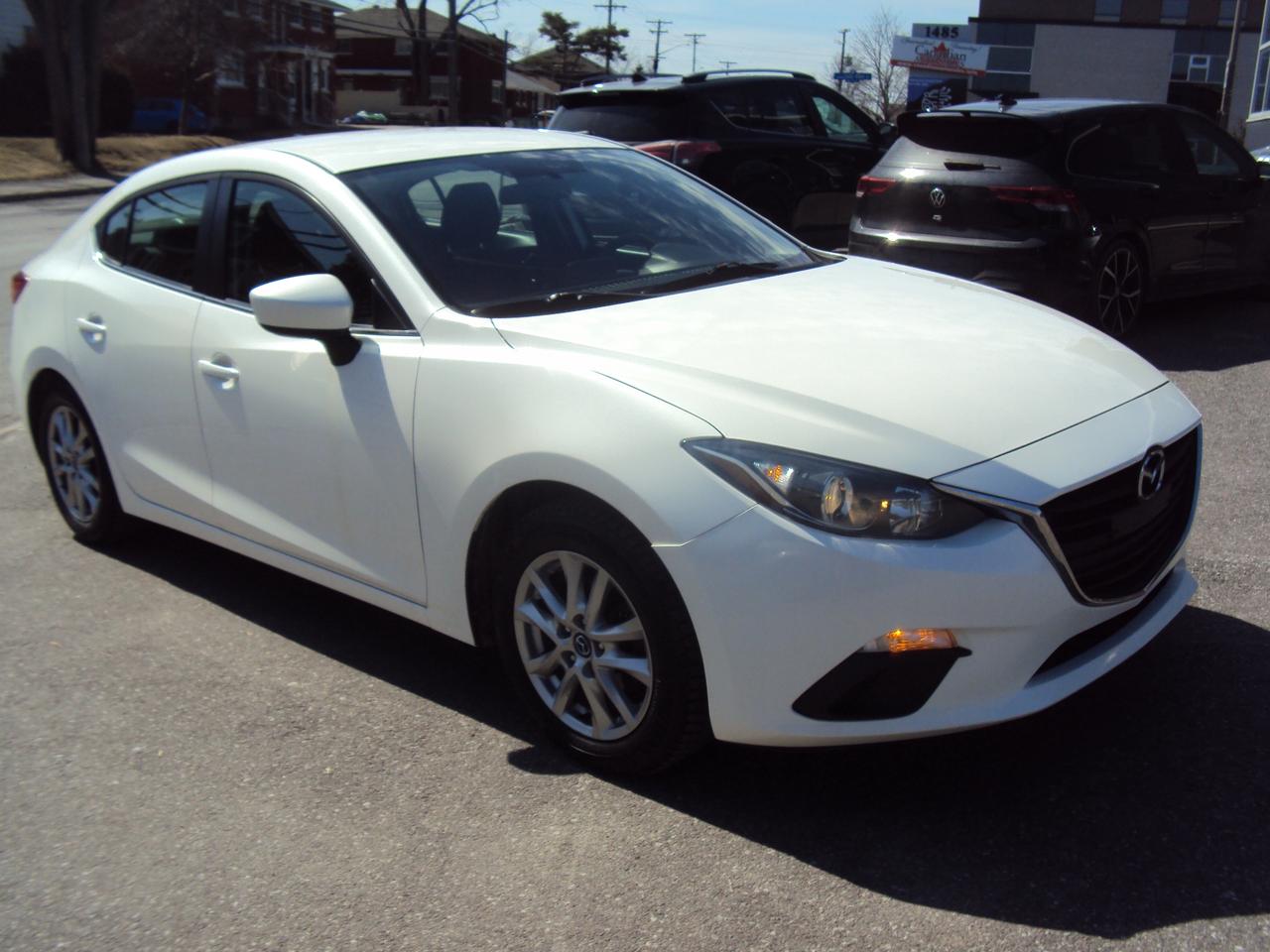 2014 Mazda MAZDA3 GS-SKY Photo