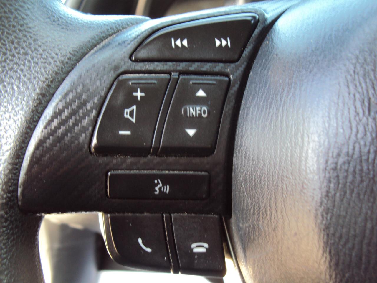 2014 Mazda MAZDA3 GS-SKY Photo