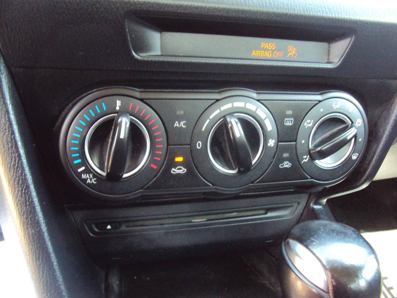 2014 Mazda MAZDA3 GS-SKY Photo