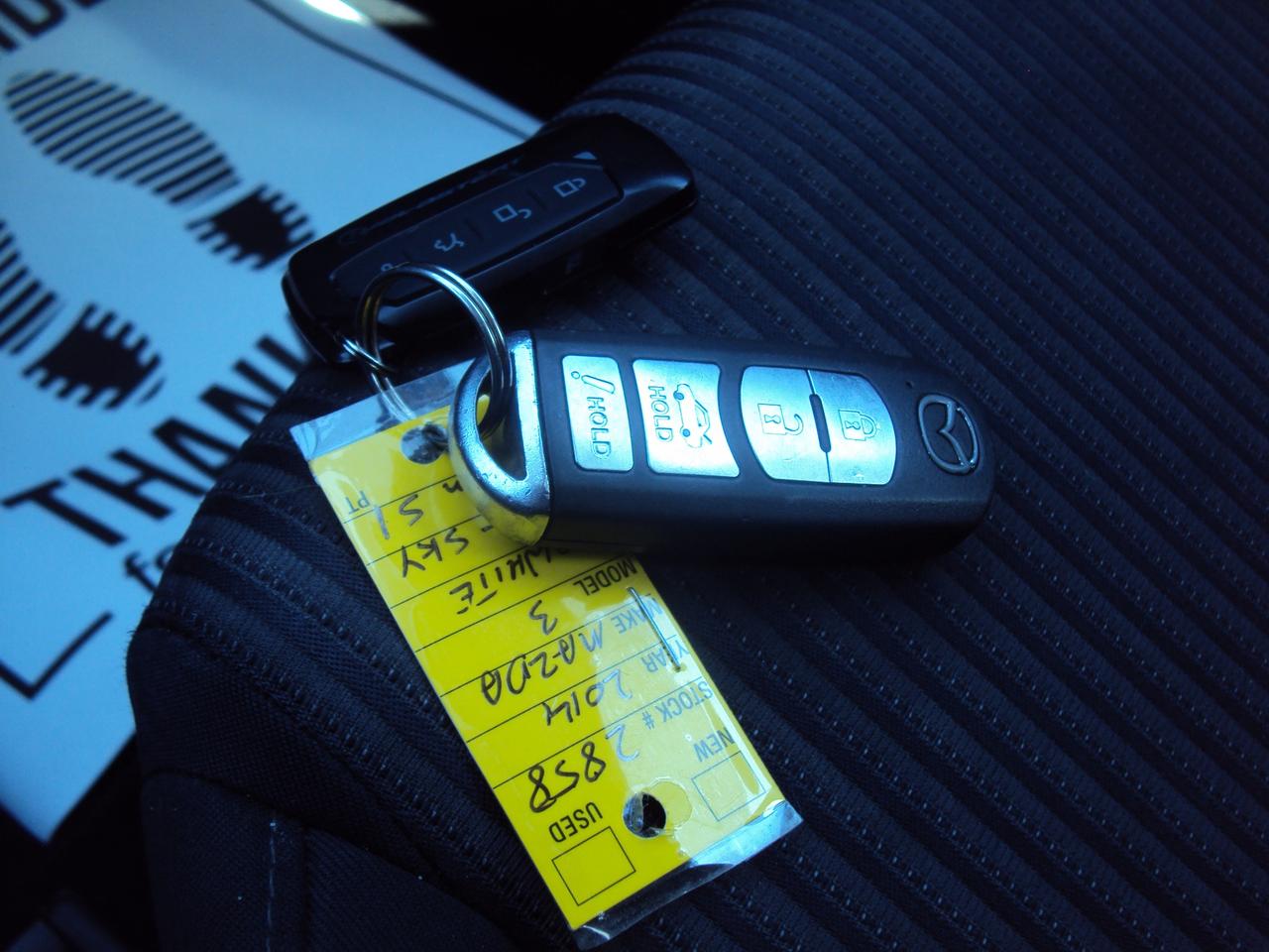 2014 Mazda MAZDA3 GS-SKY Photo