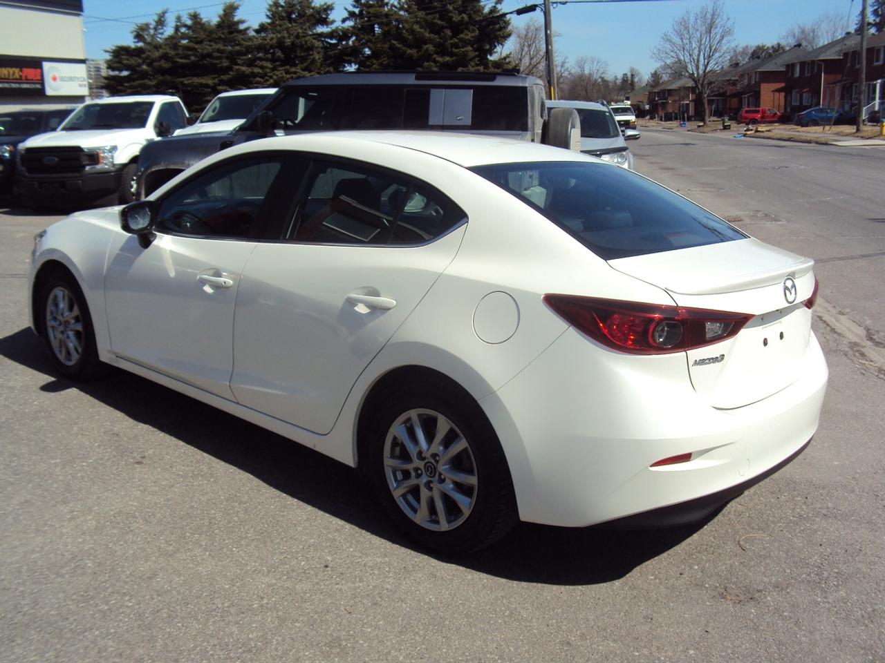 2014 Mazda MAZDA3 GS-SKY Photo