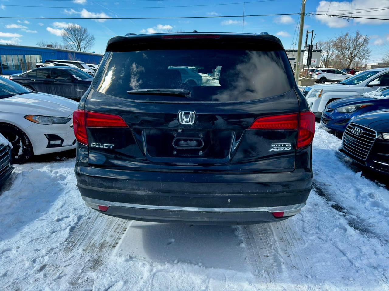 2017 Honda Pilot Touring Photo4