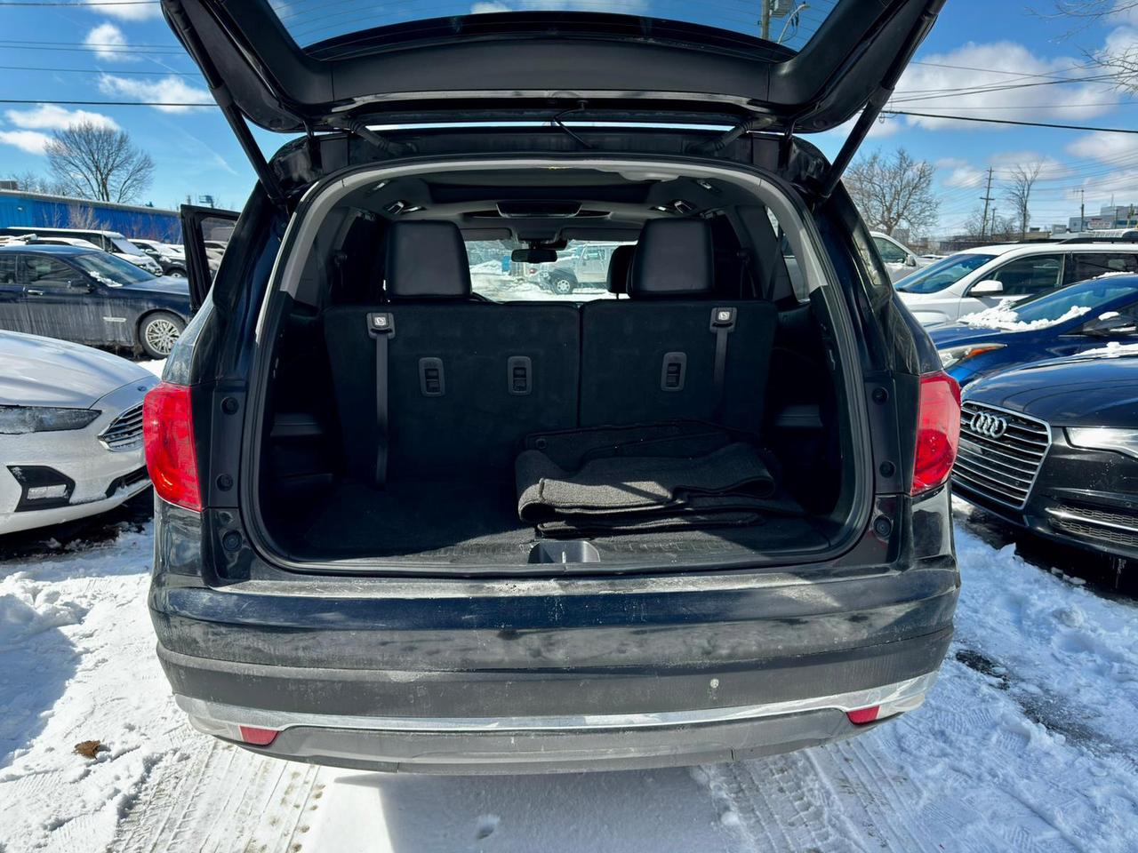 2017 Honda Pilot Touring Photo