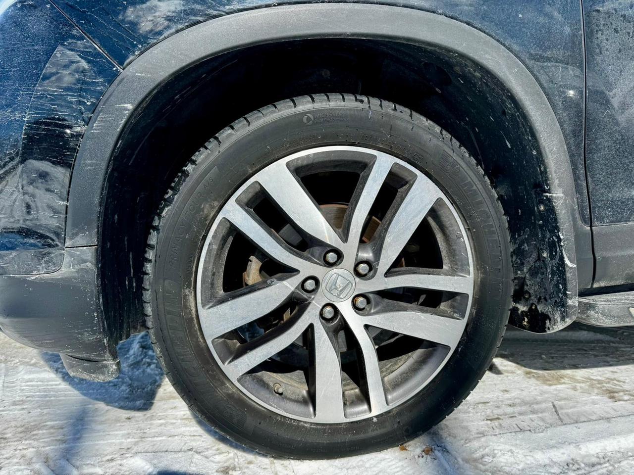 2017 Honda Pilot Touring Photo