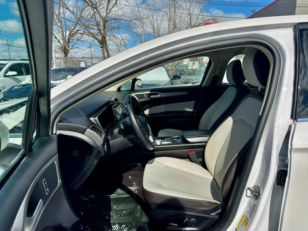 2020 Ford Fusion SE Photo