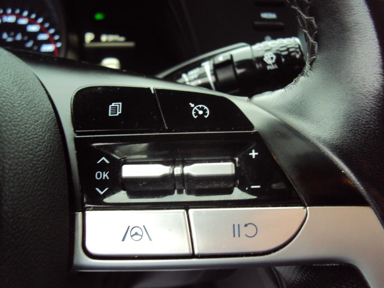 2021 Hyundai Elantra Preferred Photo