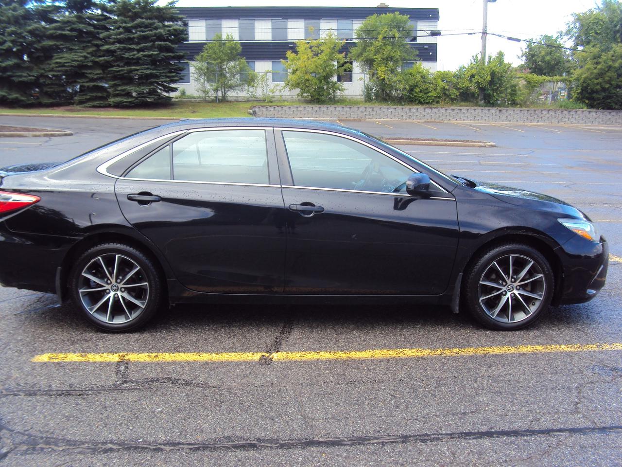 2016 Toyota Camry XSE Photo
