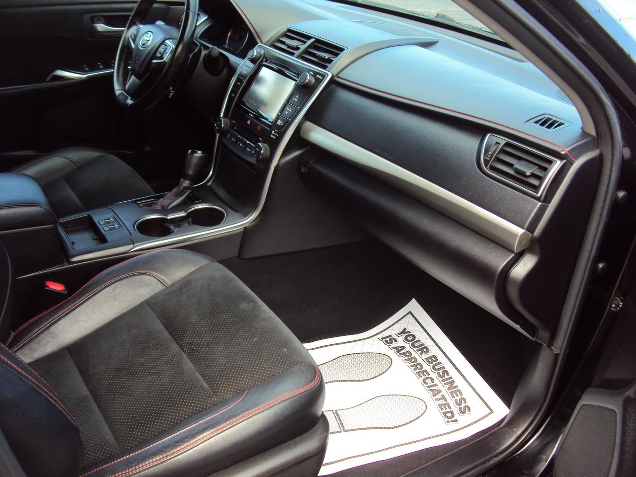 2016 Toyota Camry XSE Photo