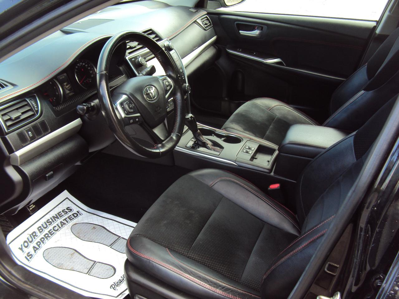 2016 Toyota Camry XSE Photo