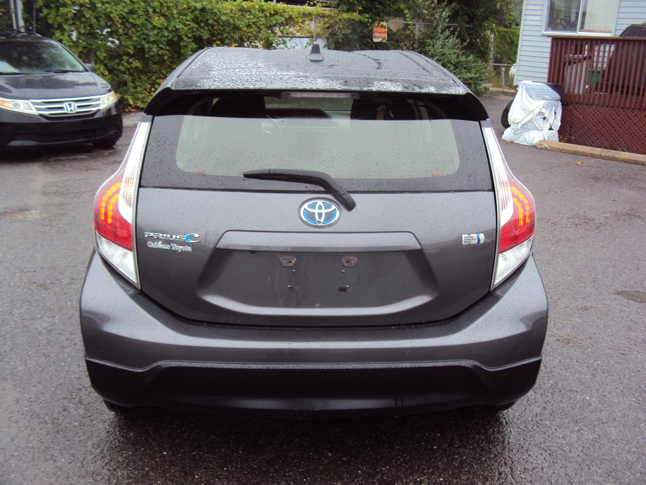 2017 Toyota Prius c Tech Photo