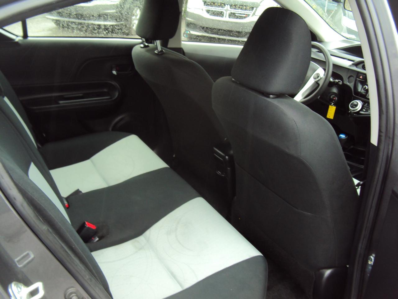 2017 Toyota Prius c Tech Photo