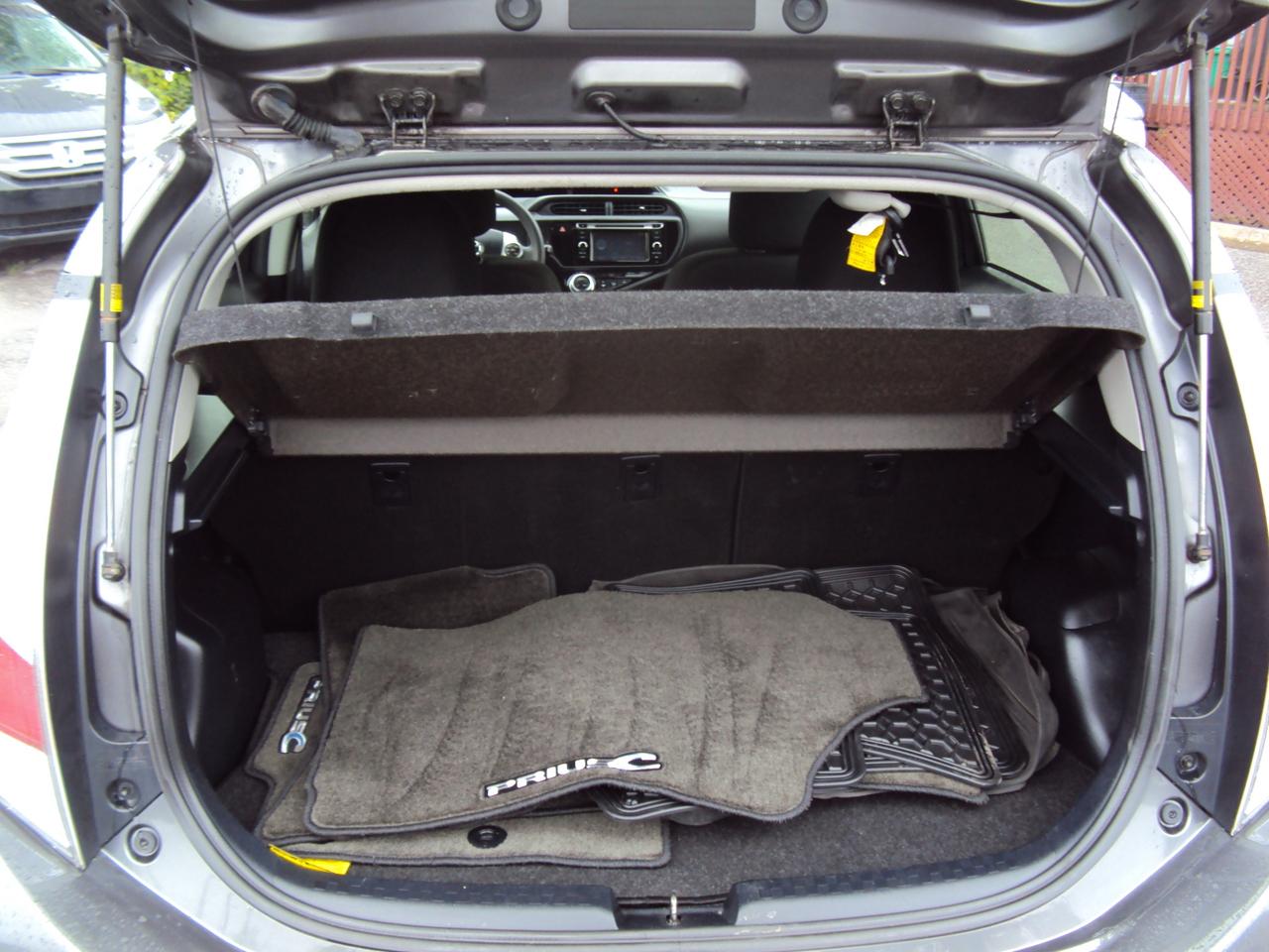 2017 Toyota Prius c Tech Photo