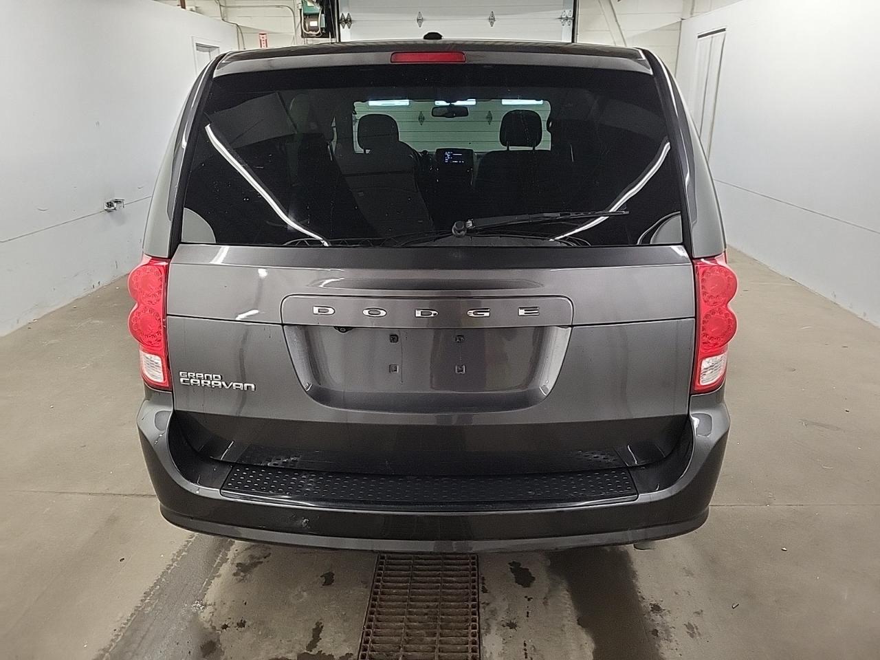 2017 Dodge Grand Caravan SXT Photo4