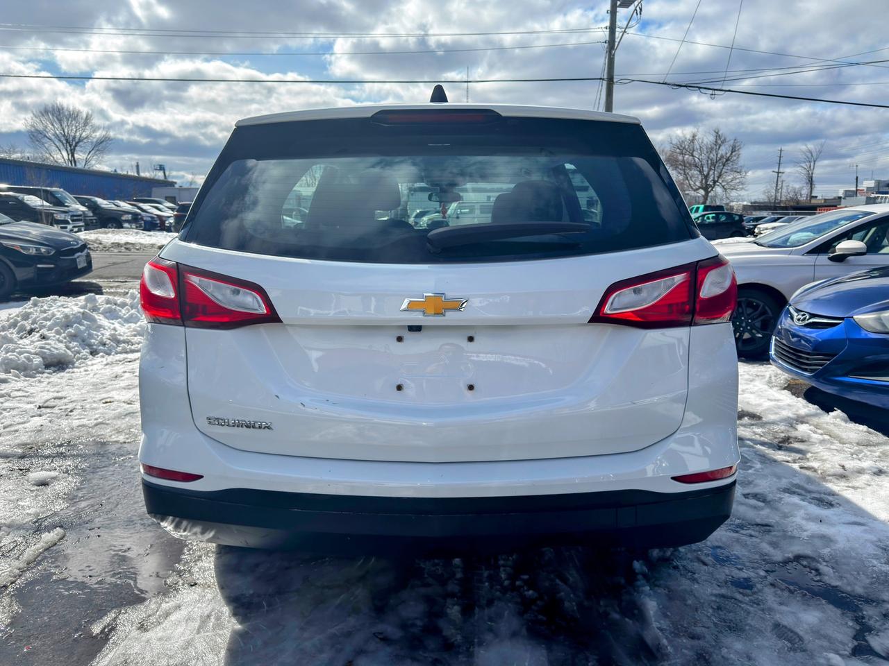 2021 Chevrolet Equinox LS Photo4