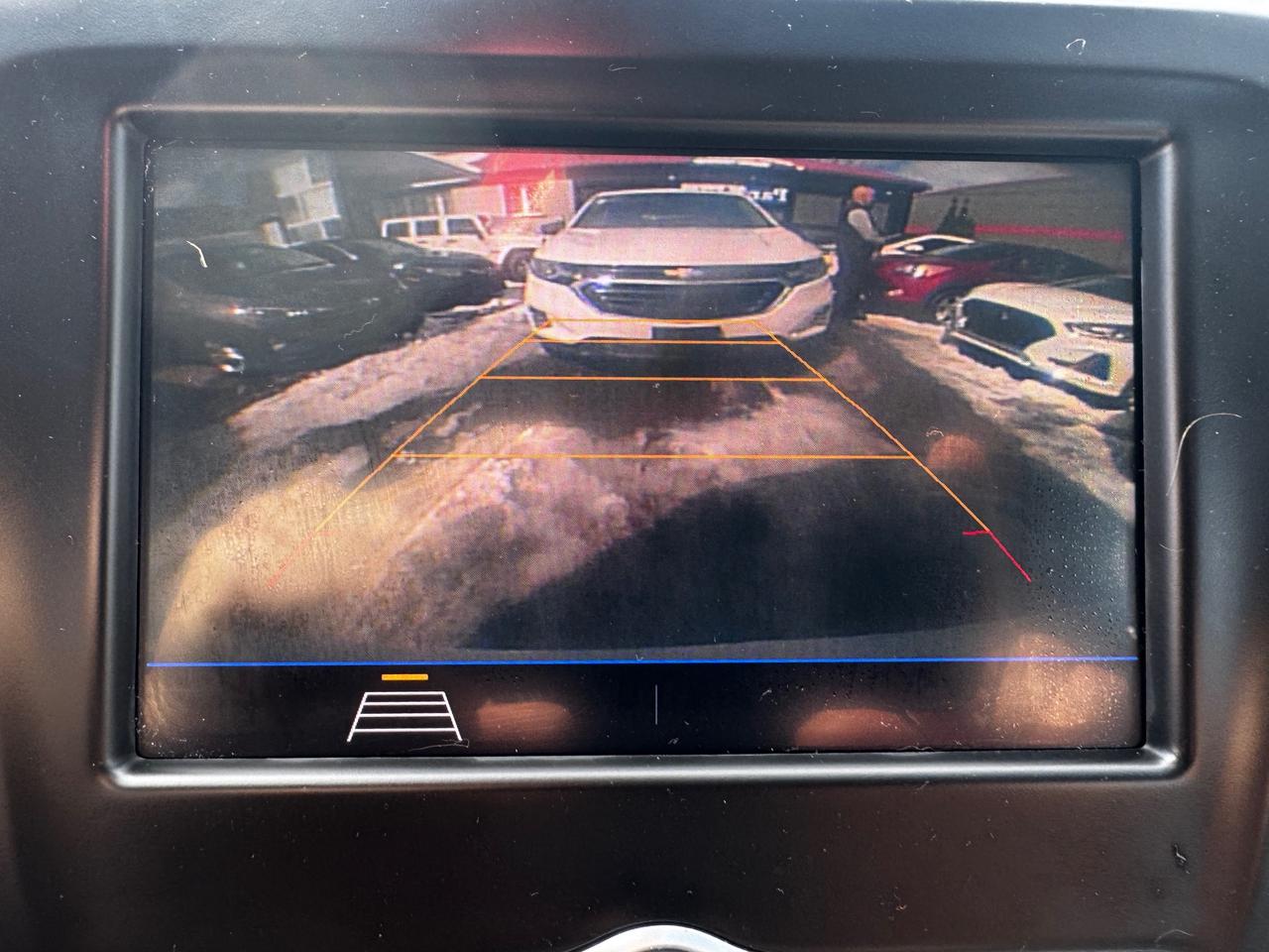 2021 Chevrolet Equinox LS Photo