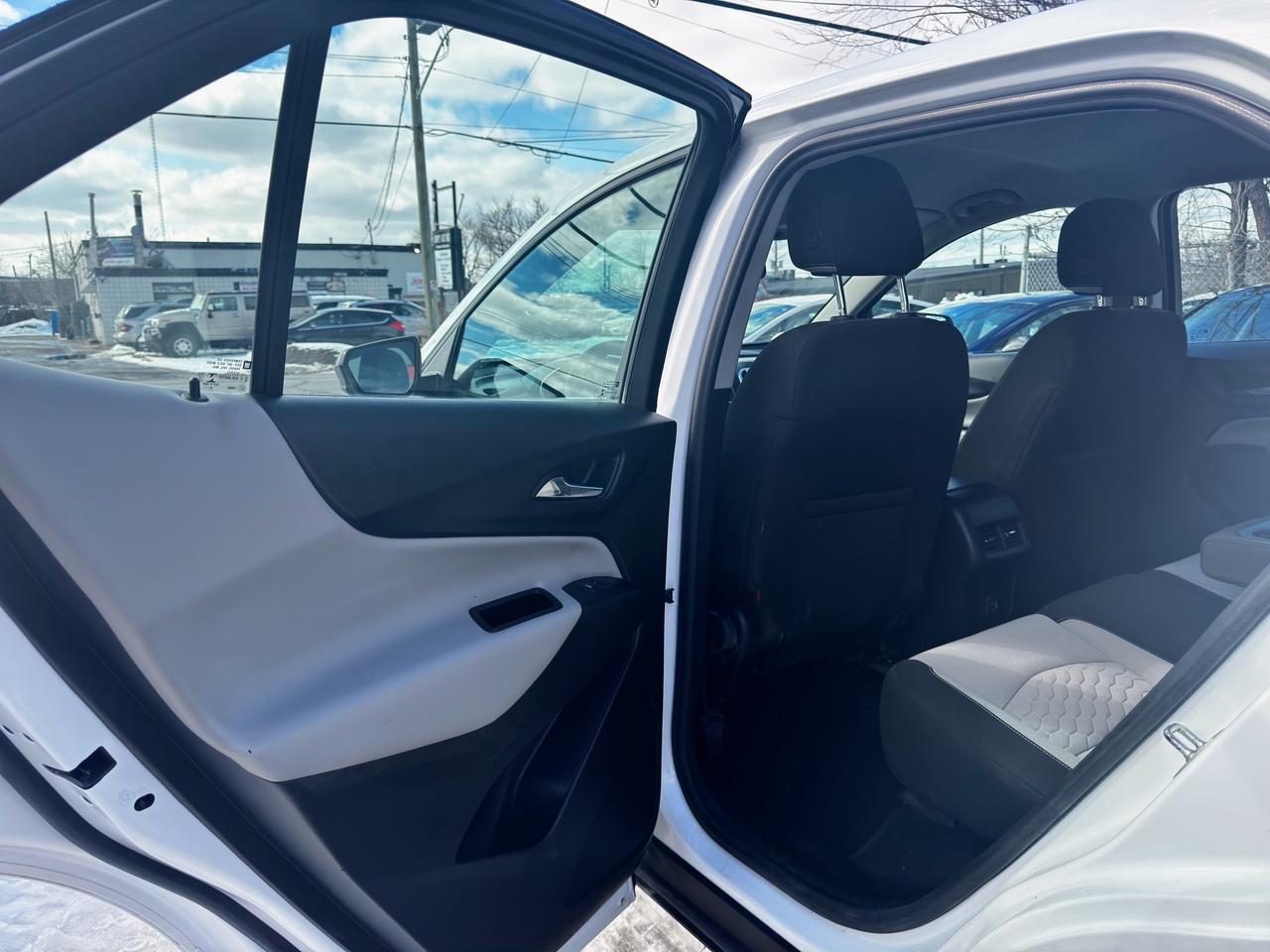2021 Chevrolet Equinox LS Photo