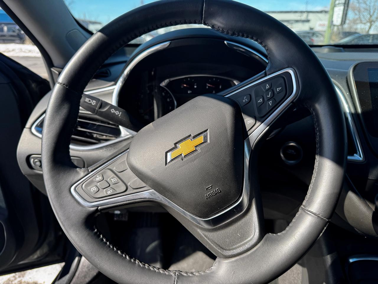 2017 Chevrolet Malibu LT Photo