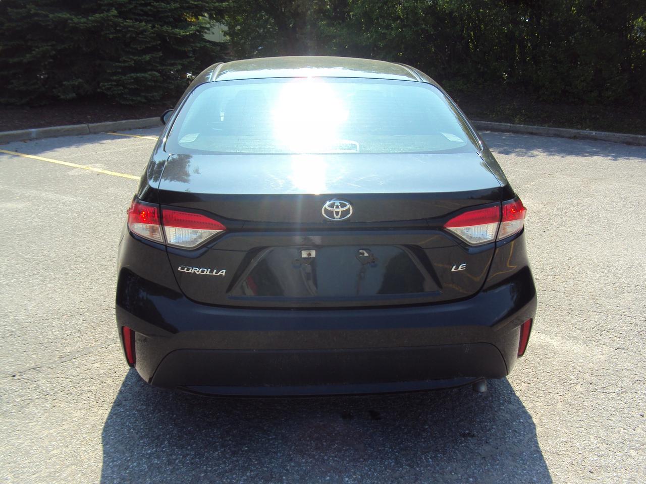 2021 Toyota Corolla LE Photo