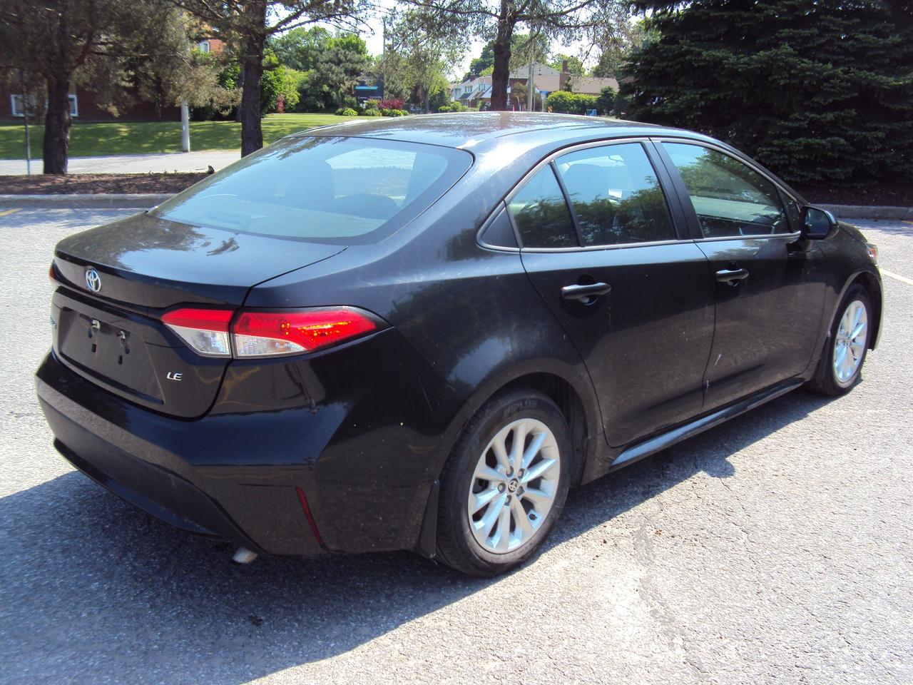 2021 Toyota Corolla LE Photo