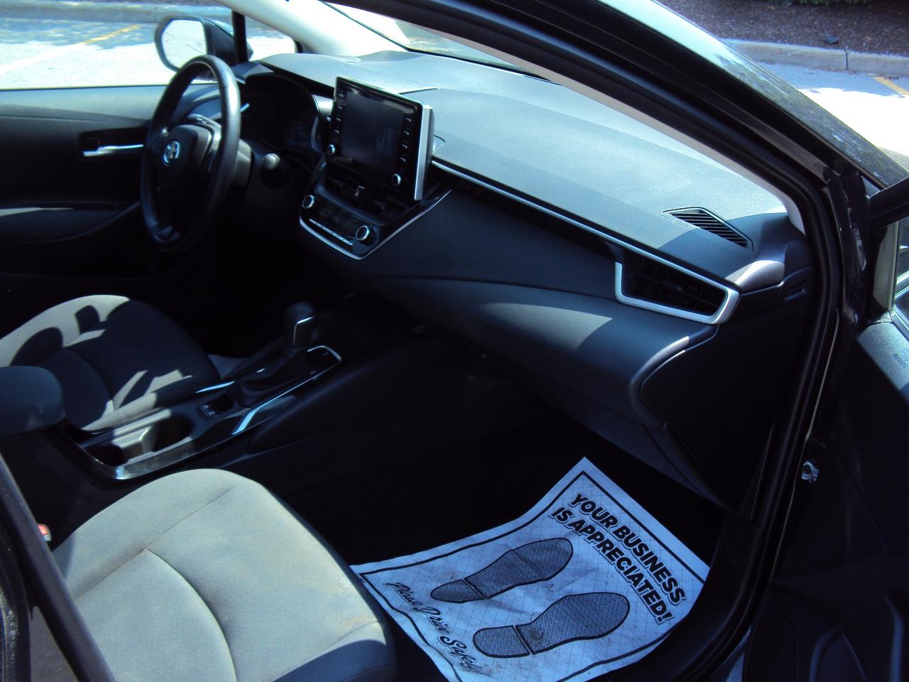 2021 Toyota Corolla LE Photo