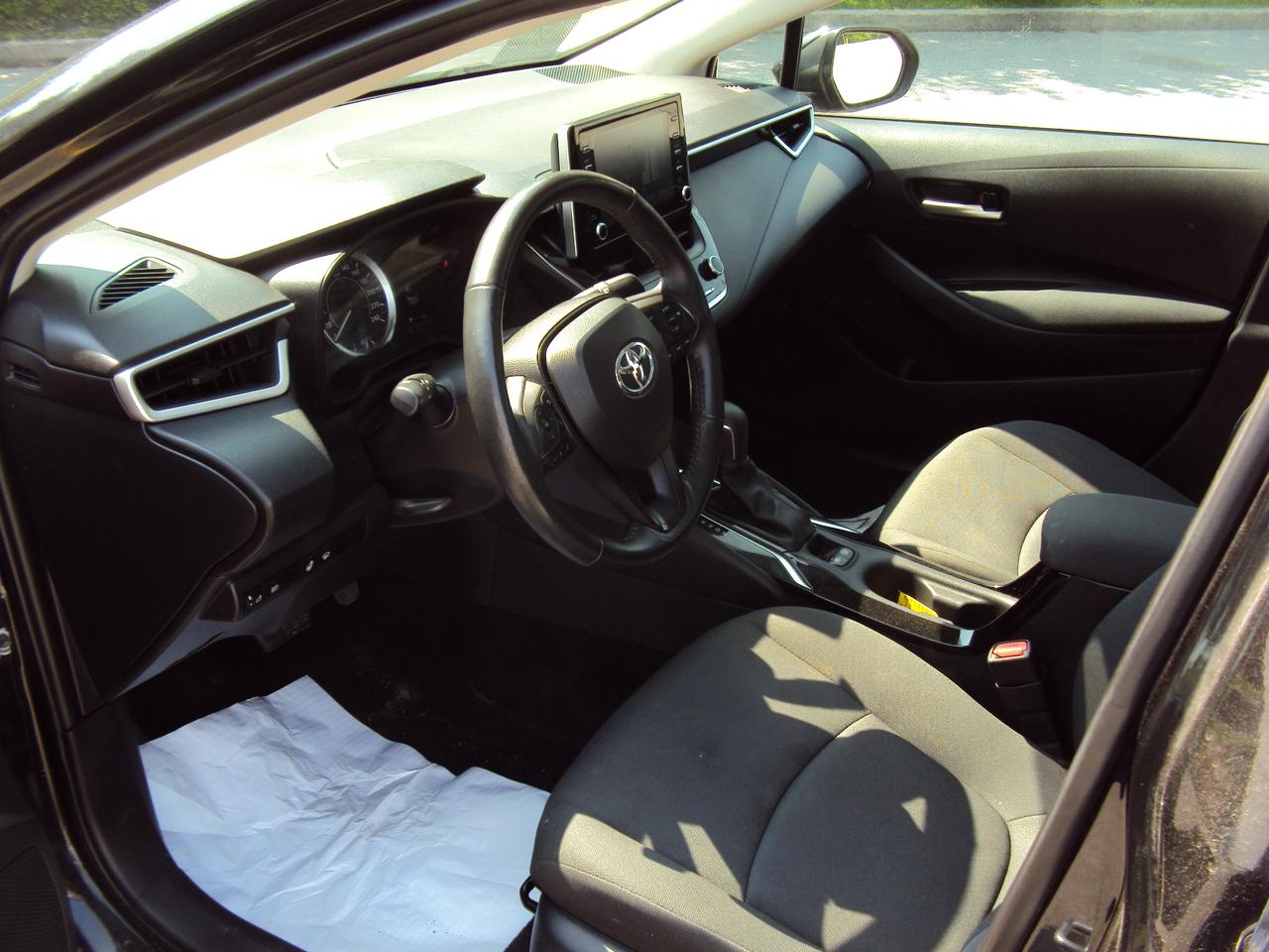 2021 Toyota Corolla LE Photo