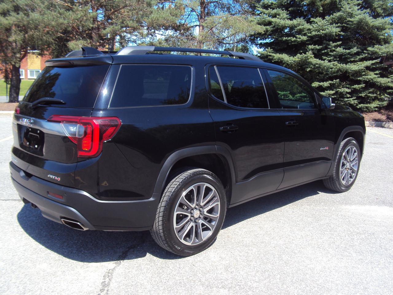 2020 GMC Acadia AT4 Photo