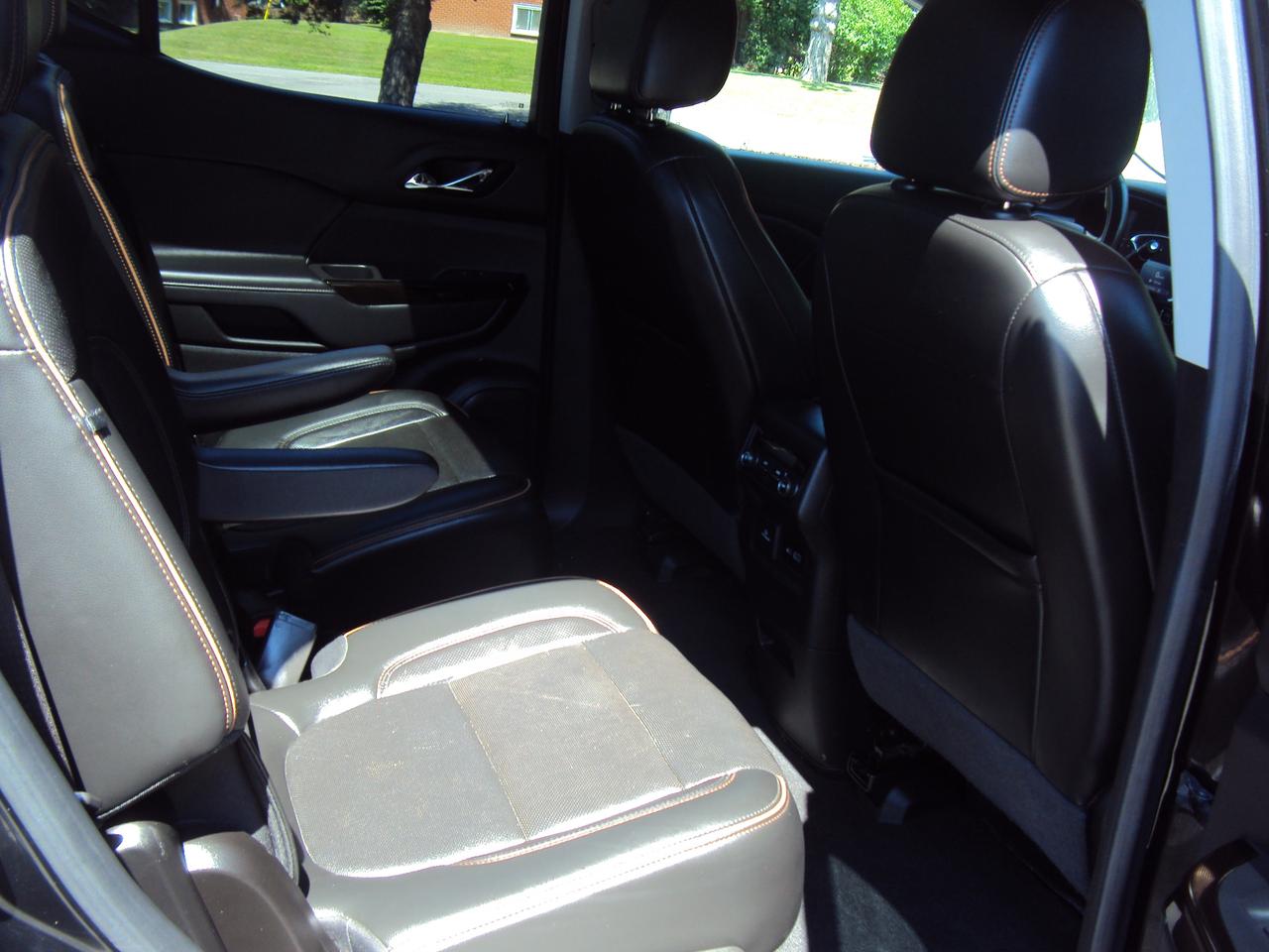 2020 GMC Acadia AT4 Photo