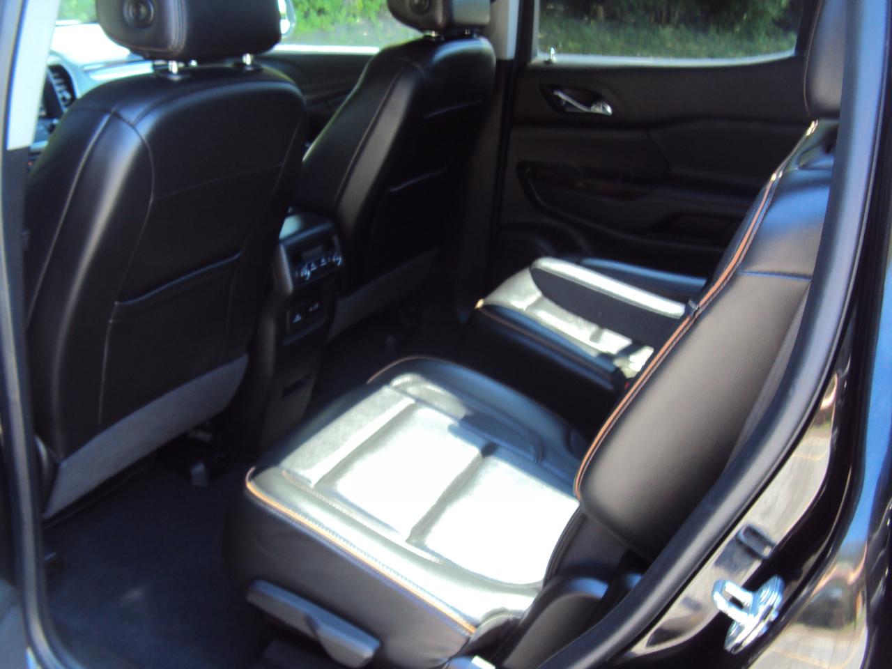 2020 GMC Acadia AT4 Photo