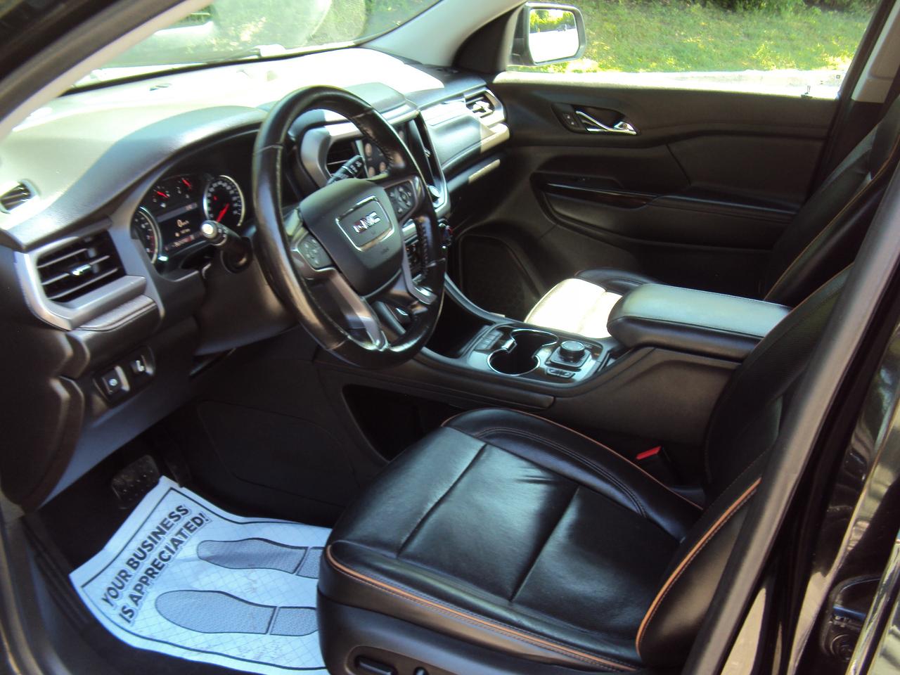 2020 GMC Acadia AT4 Photo