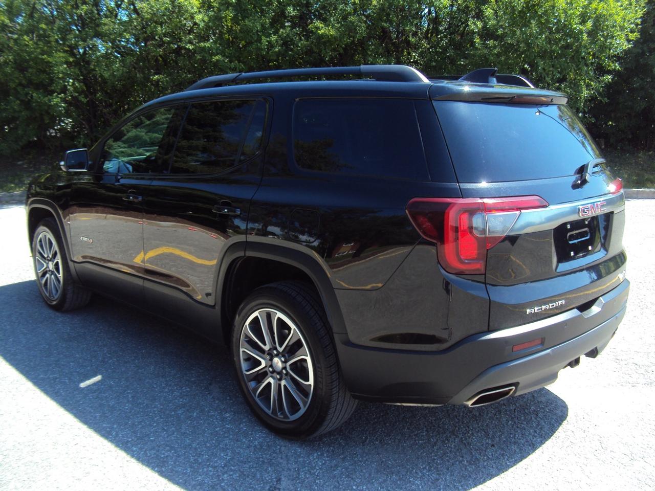 2020 GMC Acadia AT4 Photo