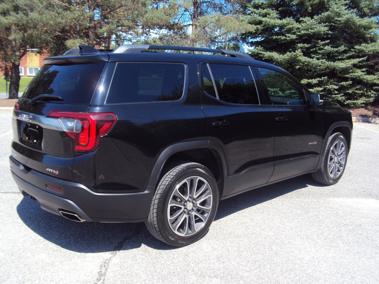 2020 GMC Acadia AT4 Photo