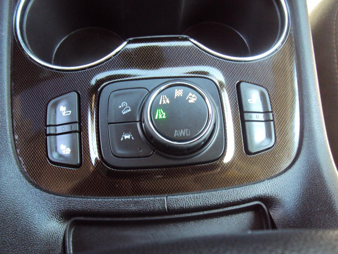 2020 GMC Acadia AT4 Photo