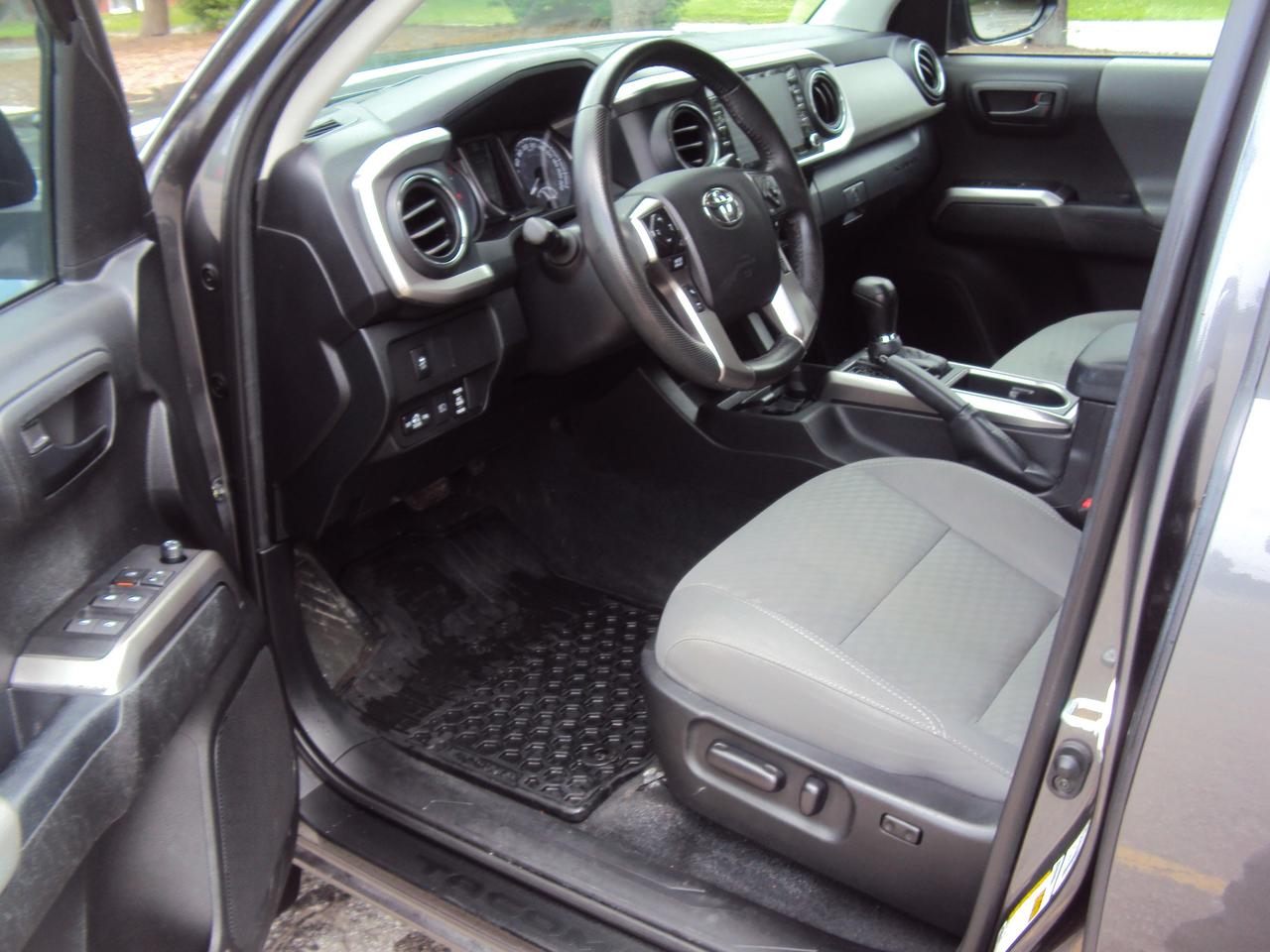 2022 Toyota Tacoma SR5 Super Photo