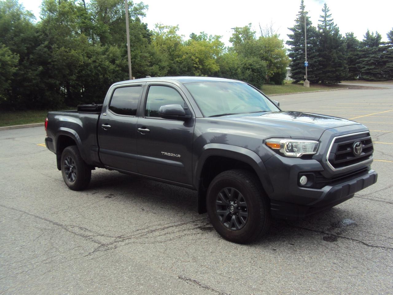 2022 Toyota Tacoma SR5 Super Photo