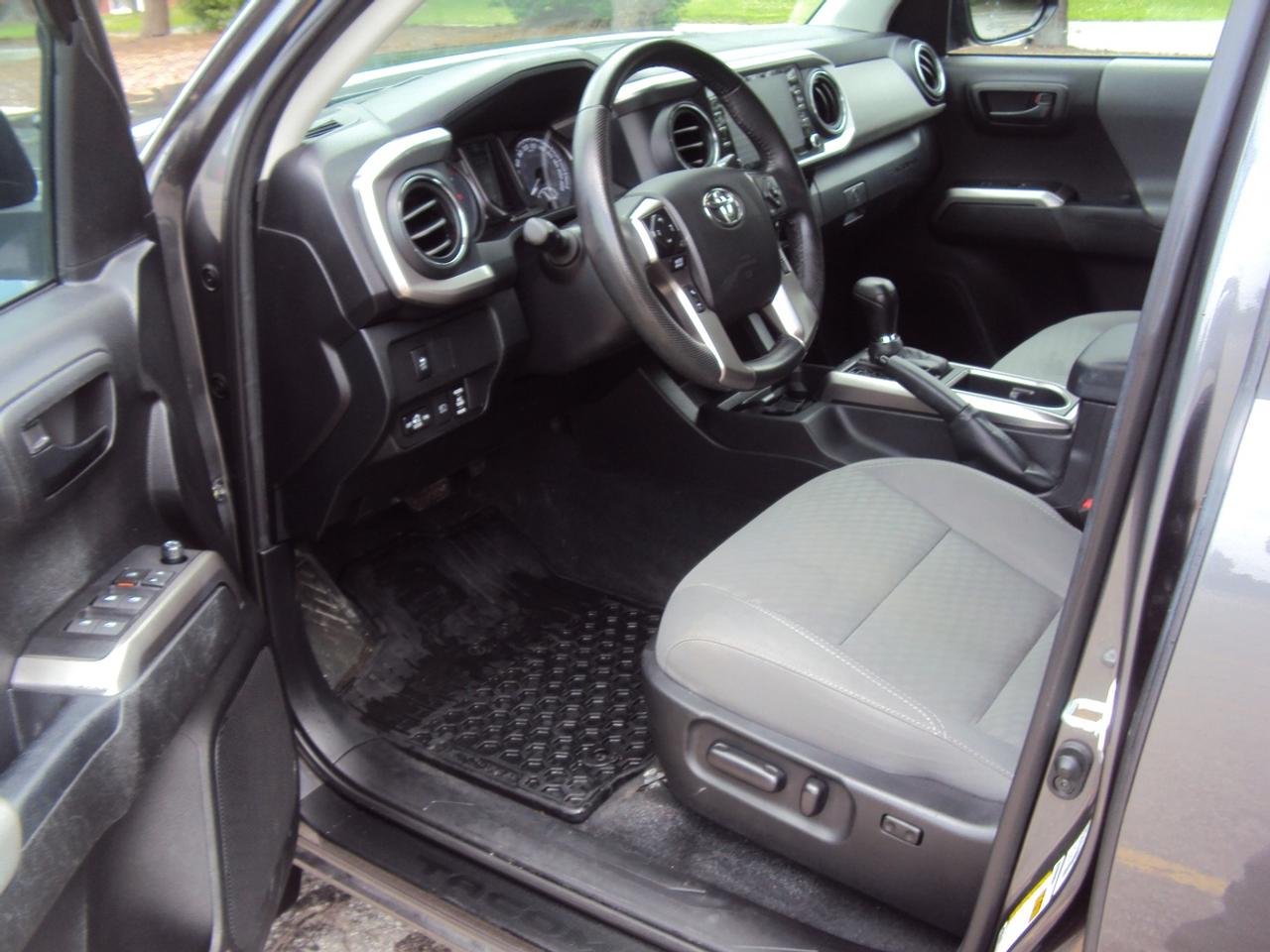 2022 Toyota Tacoma SR5 Super Photo