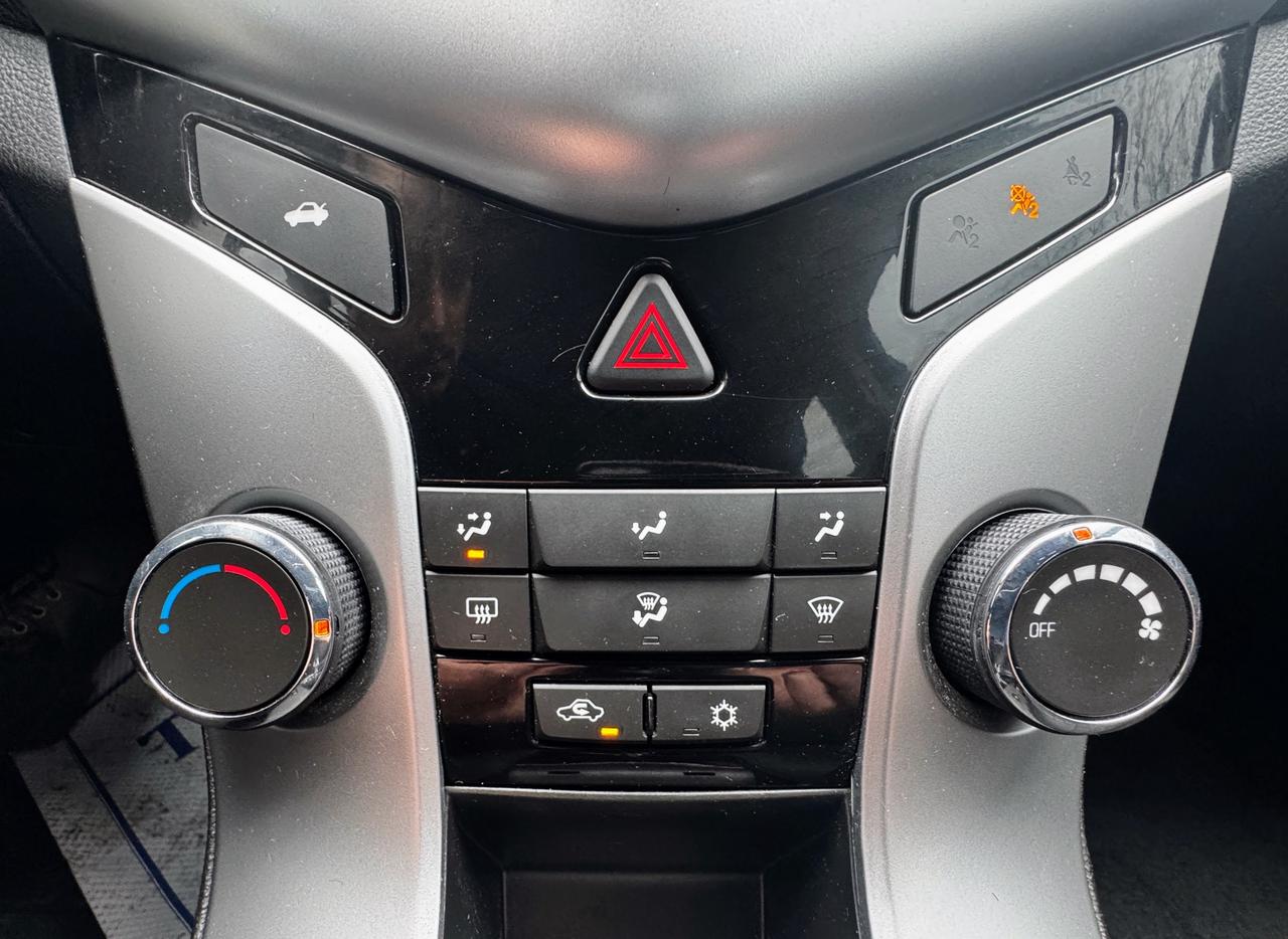 2016 Chevrolet Cruze Limited 1LT Photo