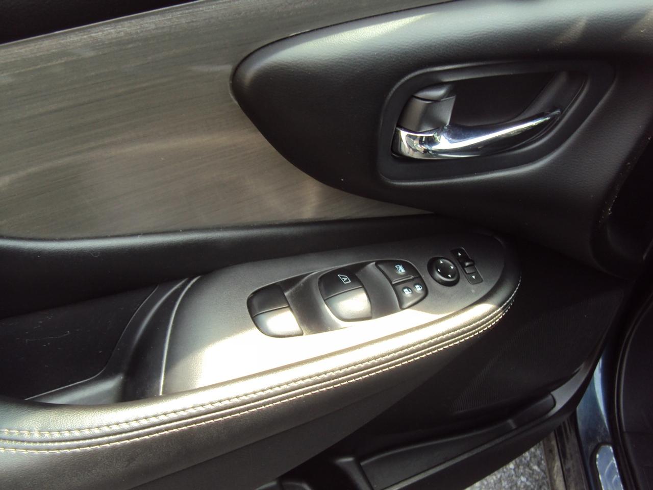2017 Nissan Murano SV Photo