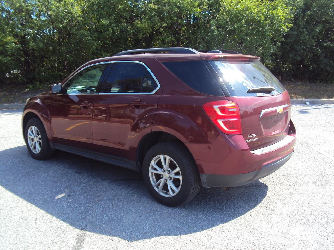 2017 Chevrolet Equinox LT Photo