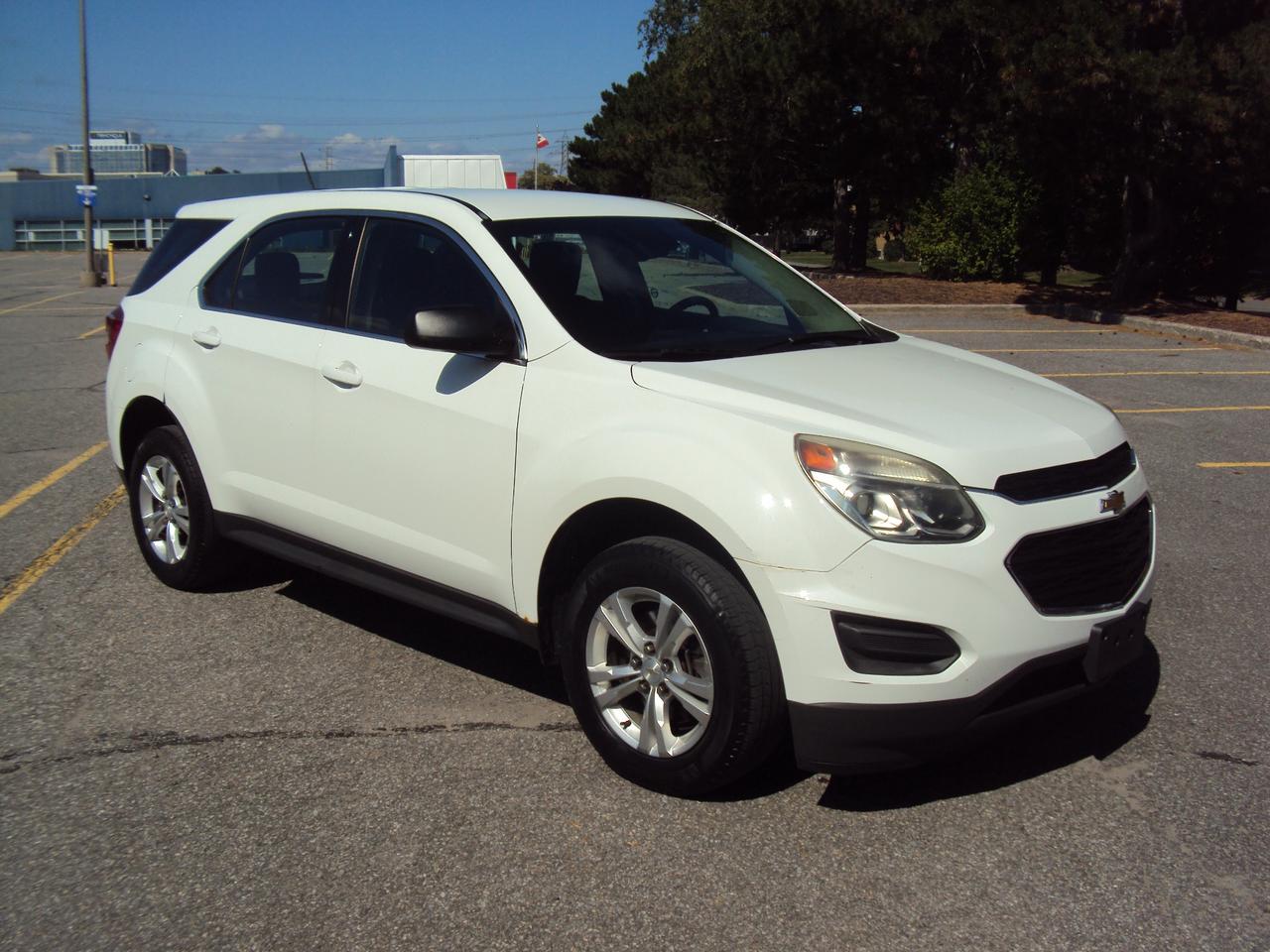 2017 Chevrolet Equinox LS Photo0