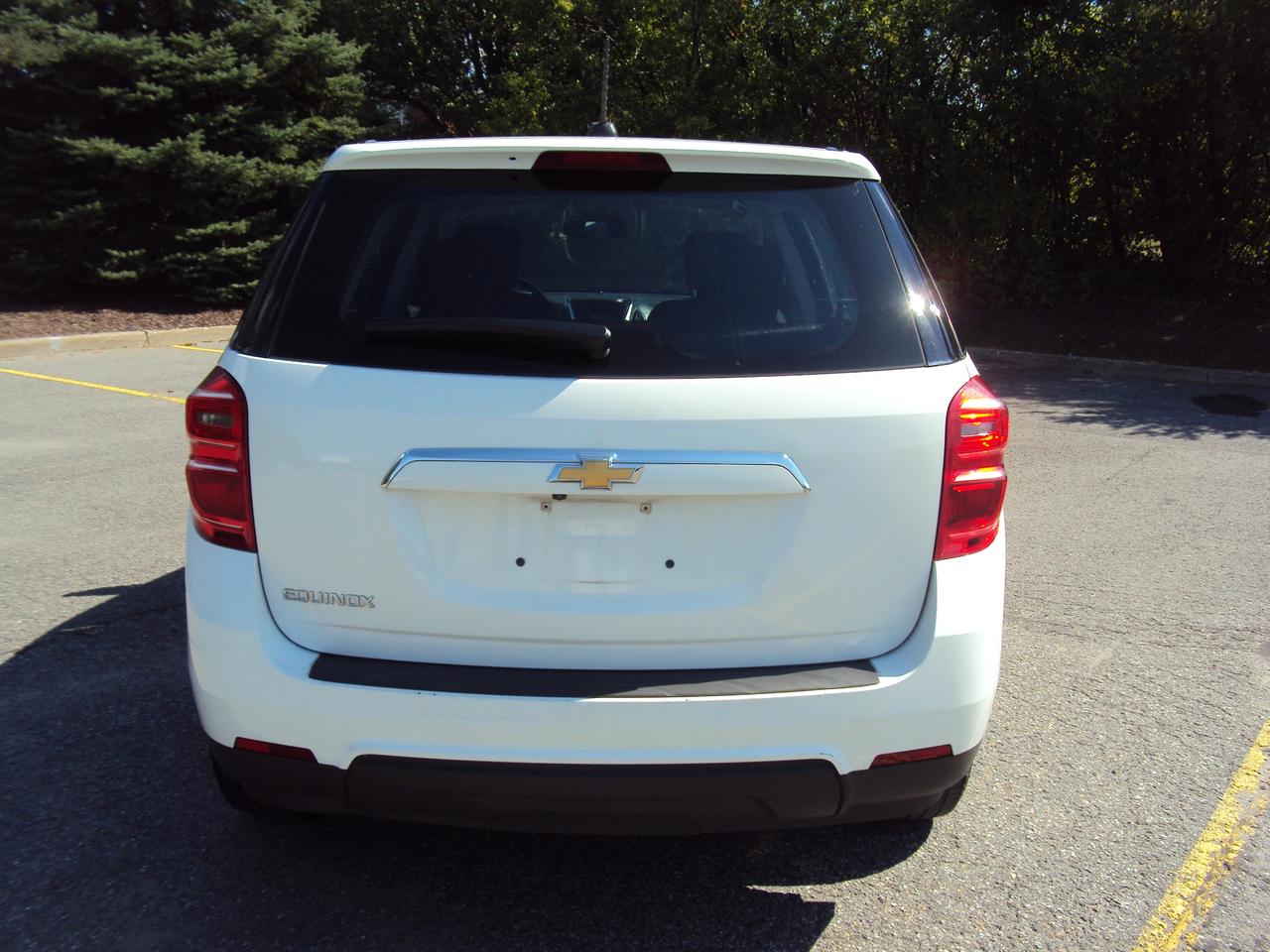 2017 Chevrolet Equinox LS Photo