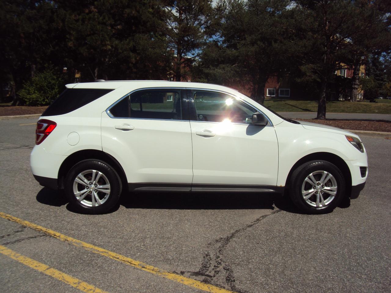 2017 Chevrolet Equinox LS Photo