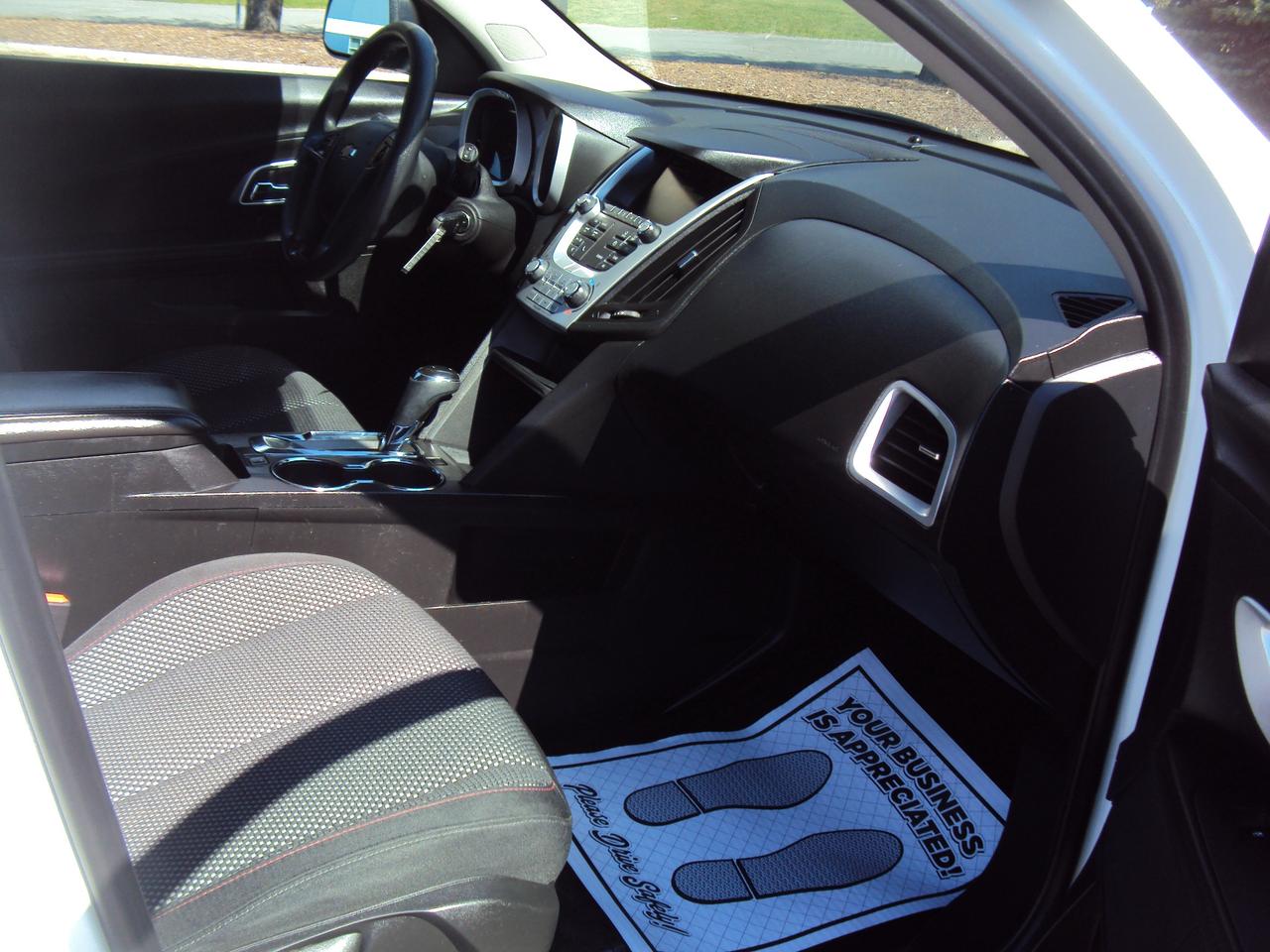 2017 Chevrolet Equinox LS Photo