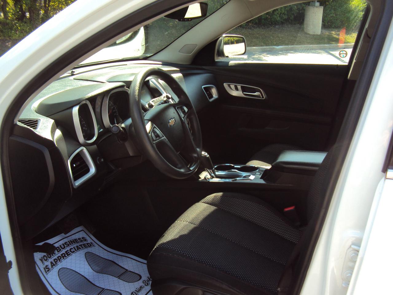 2017 Chevrolet Equinox LS Photo