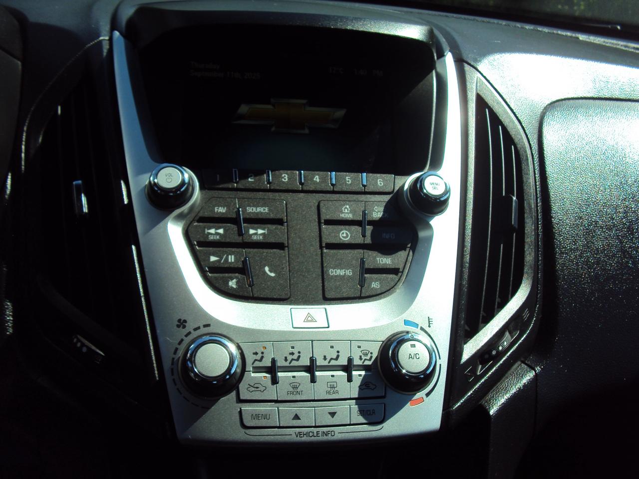 2017 Chevrolet Equinox LS Photo