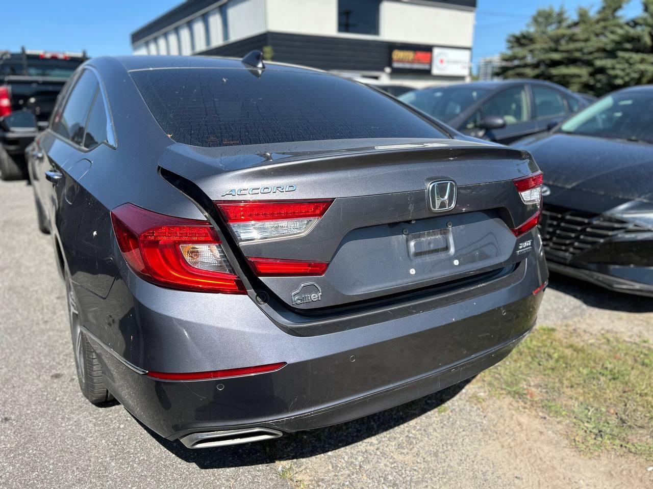 2018 Honda Accord Touring Photo