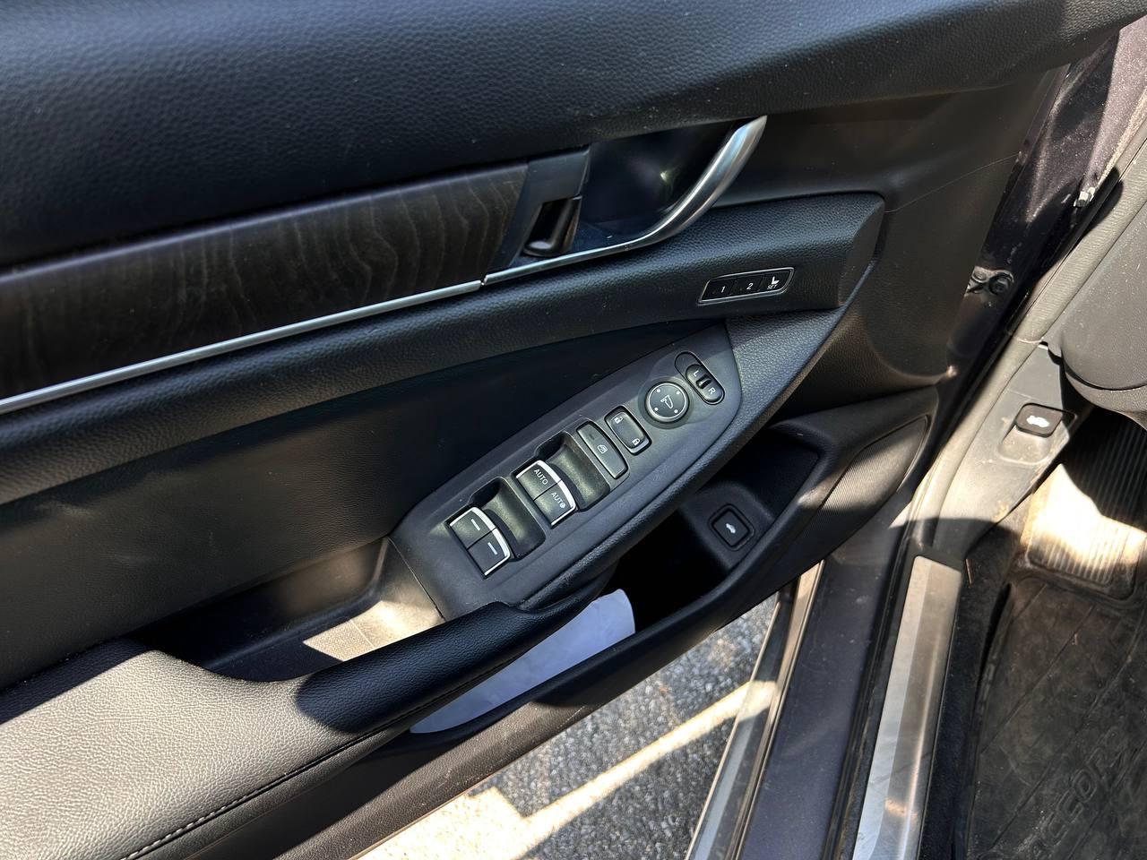 2018 Honda Accord Touring Photo