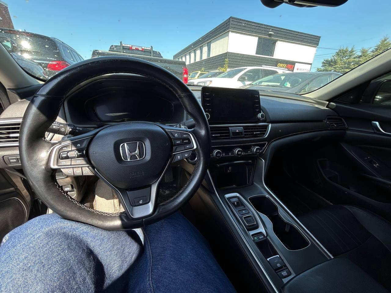 2018 Honda Accord Touring Photo