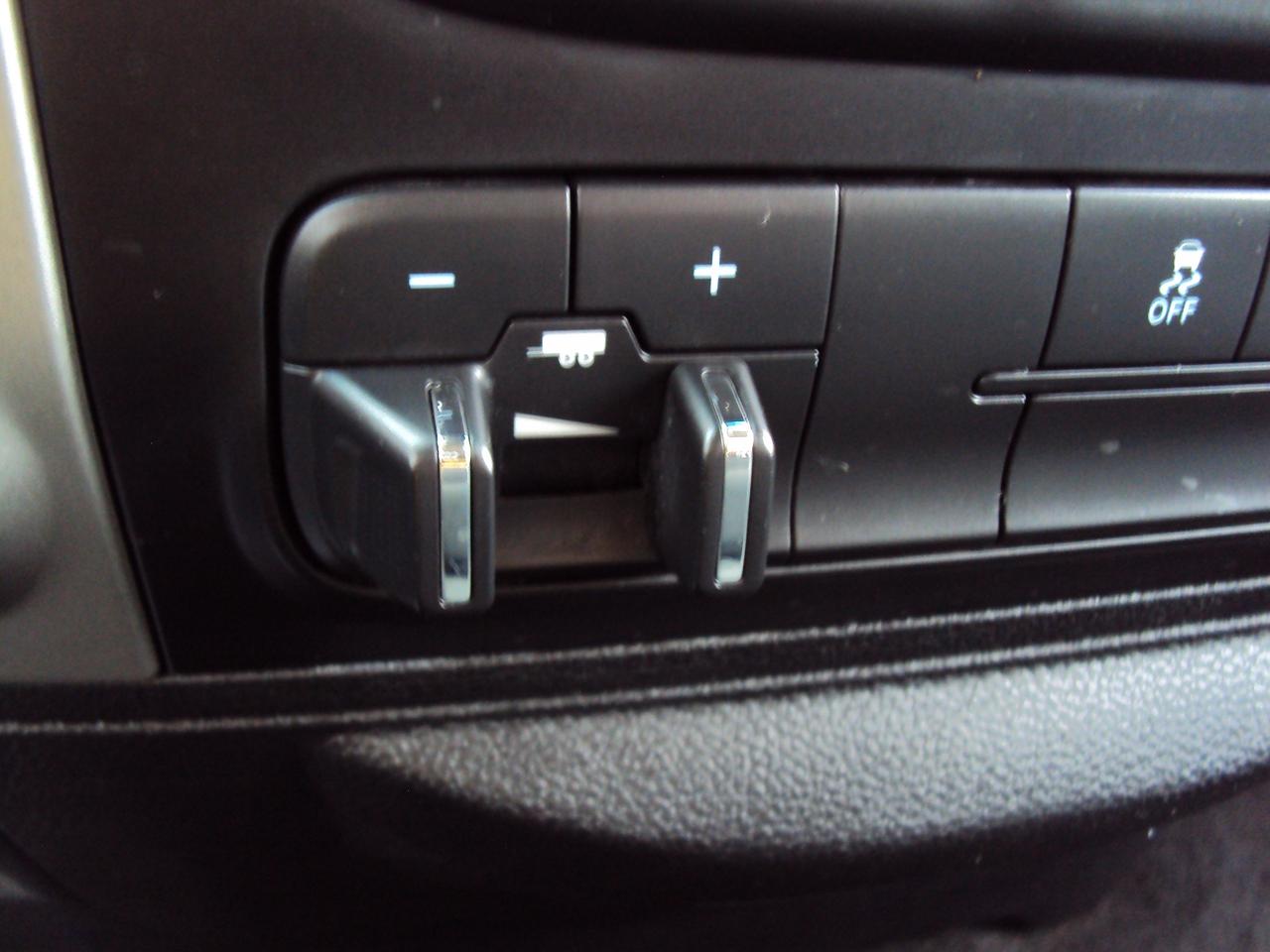 2014 RAM 1500 SLT Photo